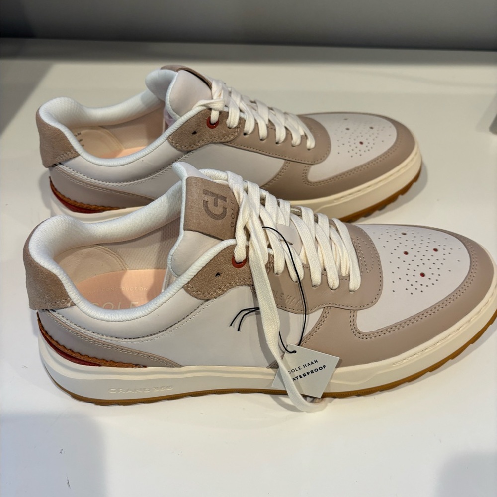 Cole Hasan Men’s crossover golf. Size 10.5 in Ivory Sesame Gum.